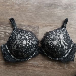 🎉2/30 Victoria's Secret push up bra